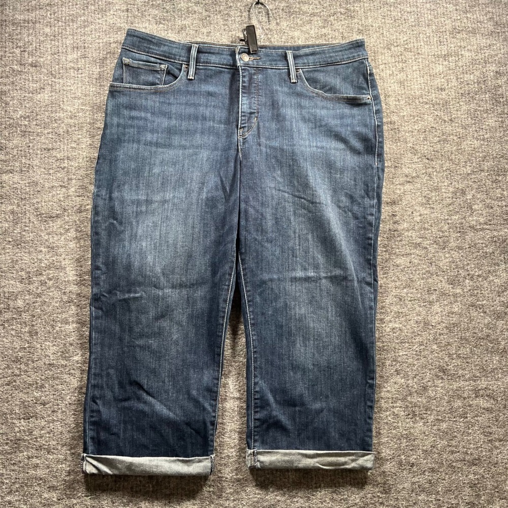 Levi Strauss & Co Womens 18W Blue Denim Capri Cropped Cuffed Jeans